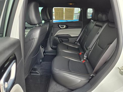 Used 2024 Jeep Compass Limited AWD/4WD image 27