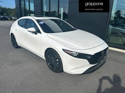 Certified 2022 MAZDA MAZDA3 s FWD image 1