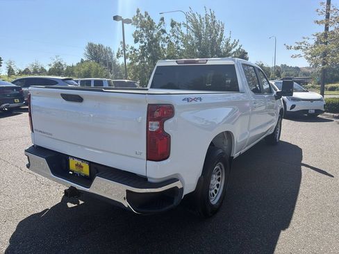 Used 2025 Chevrolet Silverado 1500 LT AWD/4WD image 9