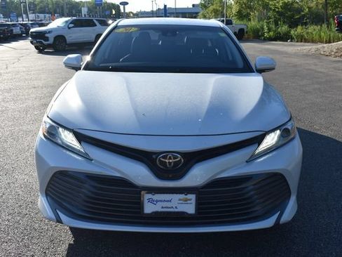 Used 2020 Toyota Camry XLE FWD image 8