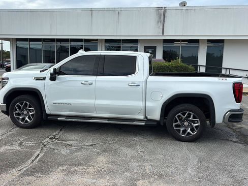 Used 2025 GMC Sierra 1500 SLT w/ SLT Premium Plus Package AWD/4WD image 4