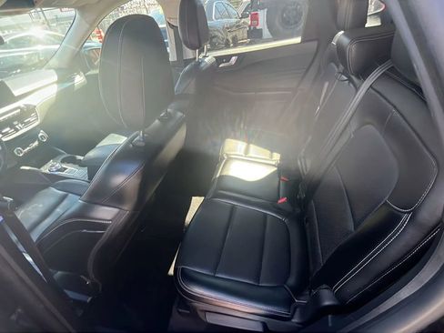 Used 2022 Ford Escape SEL image 10