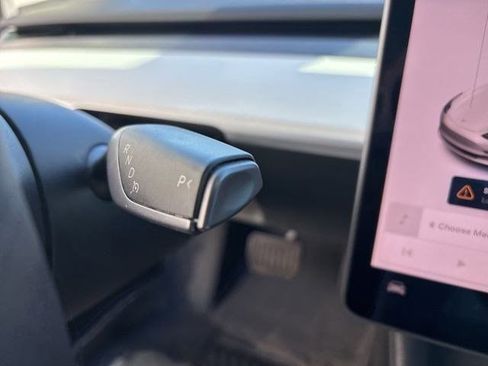 Used 2021 Tesla Model 3 Standard Range Plus image 17