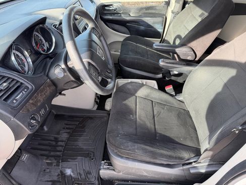 Used 2011 Dodge Grand Caravan Express image 9
