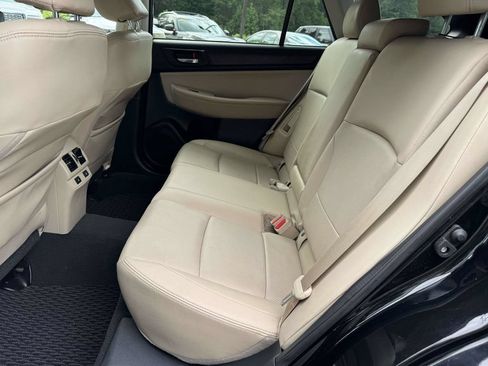 Used 2017 Subaru Outback 2.5i Limited AWD/4WD image 18