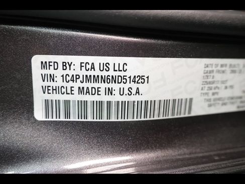 Used 2022 Jeep Cherokee Latitude Lux w/ Sun & Sound Group AWD/4WD image 33