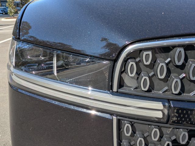 New 2026 Lincoln Navigator Premiere AWD/4WD image 10