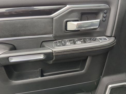 Used 2019 RAM 3500 Laramie w/ Black Appearance Package image 14