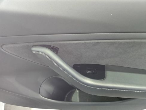 Used 2019 Tesla Model 3 Standard Range Plus image 6