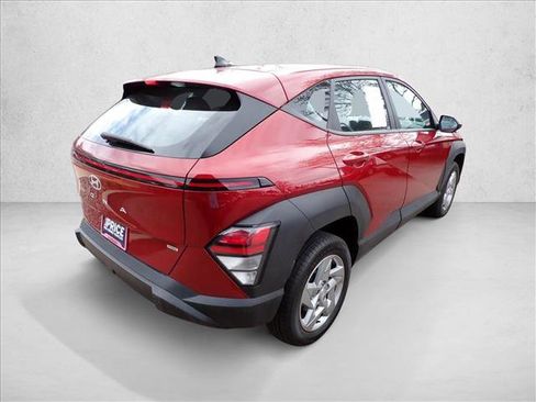 Used 2024 Hyundai Kona SE AWD/4WD image 4