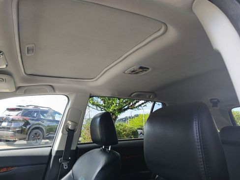 Used 2012 Subaru Outback 2.5i Limited w/ Moonroof Pkg AWD/4WD image 4