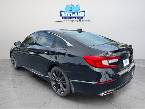Used 2018 Honda Accord Touring image 22