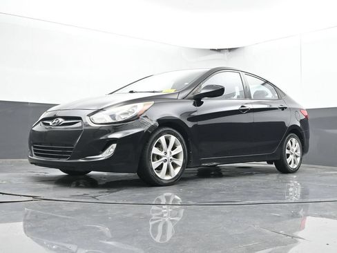 Used 2013 Hyundai Accent GLS w/ Premium Pkg FWD image 41