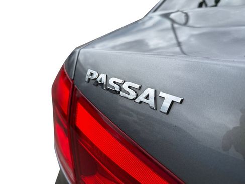 Used 2015 Volkswagen Passat TDI SE FWD image 36