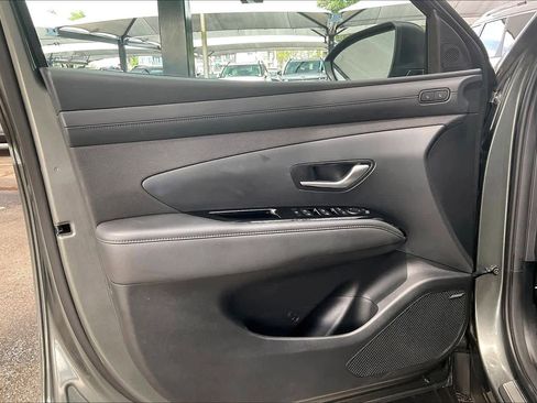 Certified 2025 Hyundai Tucson Limited AWD/4WD image 22