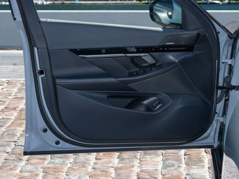 Used 2025 BMW 530i w/ M Sport Package image 11