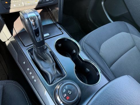 Used 2017 Ford Explorer XLT image 30