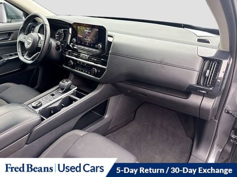 Used 2023 Nissan Pathfinder SV AWD/4WD image 31
