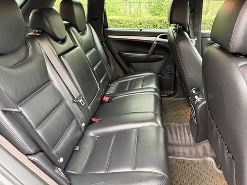Used 2008 Porsche Cayenne Turbo AWD/4WD image 28