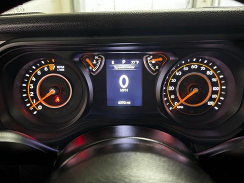 Used 2024 Jeep Gladiator Sport AWD/4WD image 14