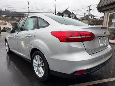 Used 2016 Ford Focus SE image 3