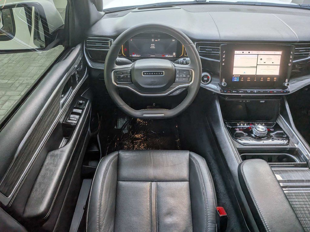 Used 2022 Jeep Wagoneer Series III w/ Premium Group I AWD/4WD image 18