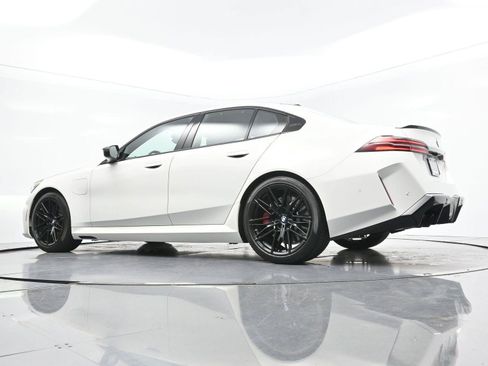Used 2025 BMW M5 w/ Carbon Package AWD/4WD image 54