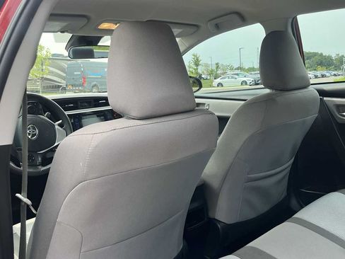 Used 2018 Toyota Corolla LE FWD image 30