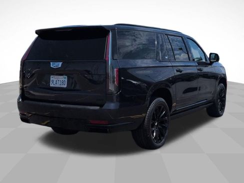 Certified 2024 Cadillac Escalade ESV Sport Platinum w/ LPO, ONYX Package AWD/4WD image 5