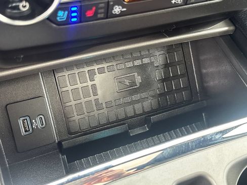 Used 2020 Ford Expedition XLT w/ Equipment Group 202A AWD/4WD image 49