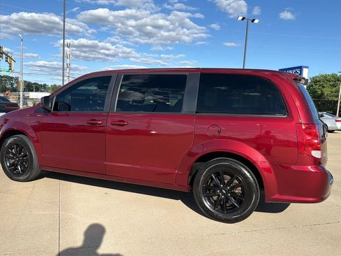 Used 2020 Dodge Grand Caravan GT FWD image 11