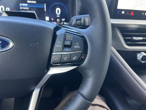 New 2026 Ford Explorer Platinum image 9