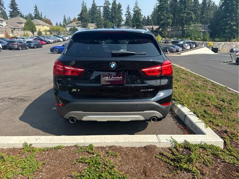 Used 2018 BMW X1 xDrive28i w/ Premium Package AWD/4WD image 5