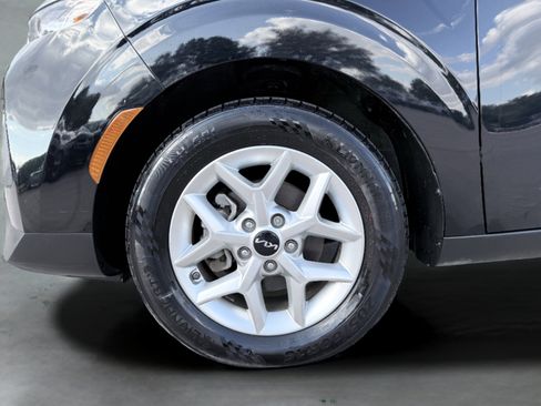 Used 2022 Kia Soul LX w/ Technology Package image 12