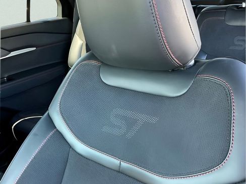 Used 2025 Ford Explorer ST RWD image 23