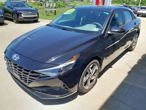 Used 2023 Hyundai Elantra SEL w/ Convenience Package FWD image 5