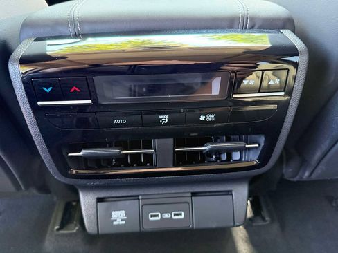 Certified 2024 Acura MDX SH-AWD w/ Technology Package image 12
