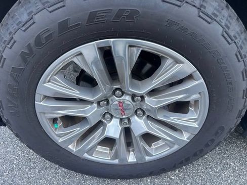 Used 2019 GMC Sierra 1500 Denali w/ Driver Alert Package II AWD/4WD image 4