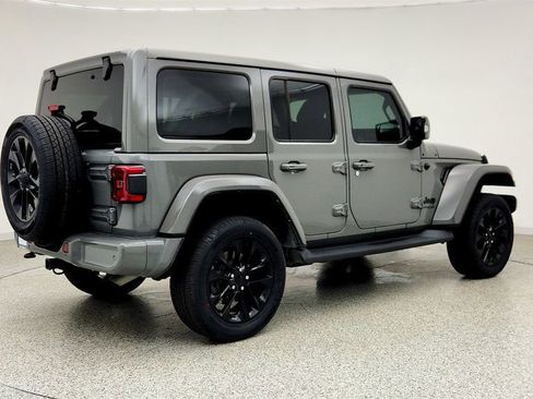 Used 2022 Jeep Wrangler Unlimited Sahara AWD/4WD image 5