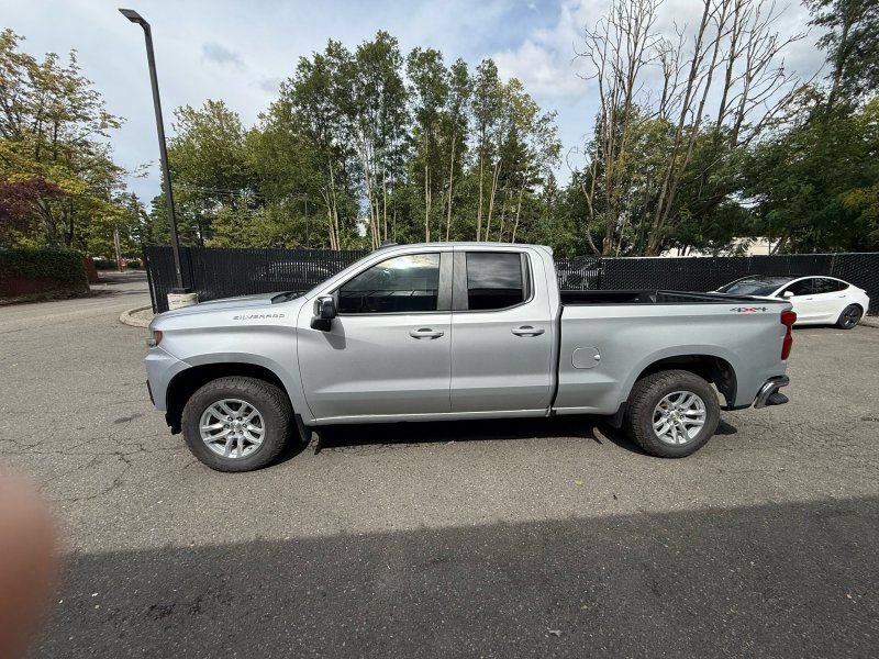 Used 2020 Chevrolet Silverado 1500 LT w/ Trailering Package AWD/4WD image 3