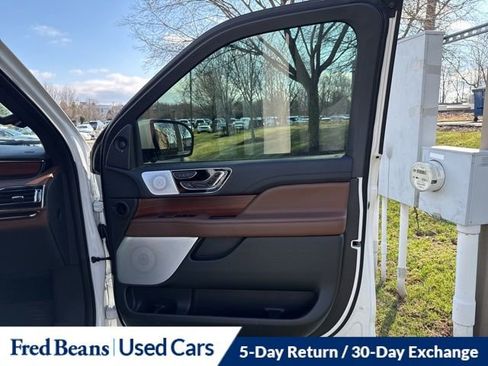 Used 2024 Lincoln Navigator Reserve image 17