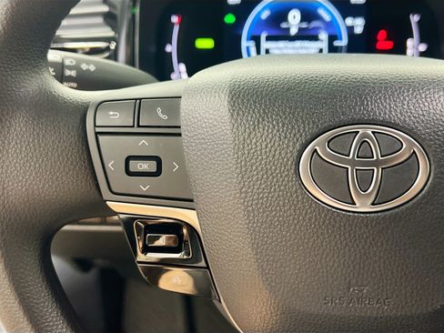 Used 2026 Toyota Camry LE FWD image 18