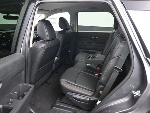 New 2026 Nissan Pathfinder SL image 10