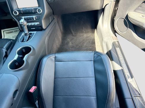 Used 2017 Ford Mustang Premium image 16