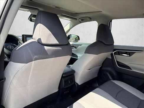 Certified 2020 Toyota RAV4 XLE w/ Convenience Package FWD image 14