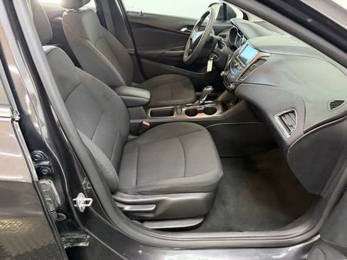 Used 2017 Chevrolet Cruze LT FWD image 34