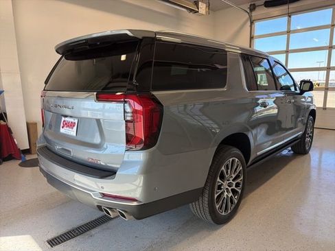 Used 2026 GMC Yukon XL Denali w/ Sun & Power Step Package image 11