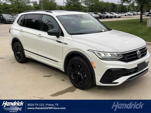 Used 2024 Volkswagen Tiguan SE R-Line image 1