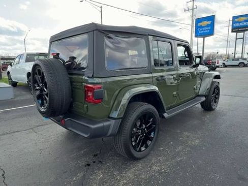 Used 2023 Jeep Wrangler Unlimited Sahara w/ Cold Weather Group AWD/4WD image 8