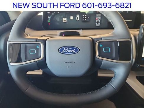 New 2026 Ford Expedition Active image 28